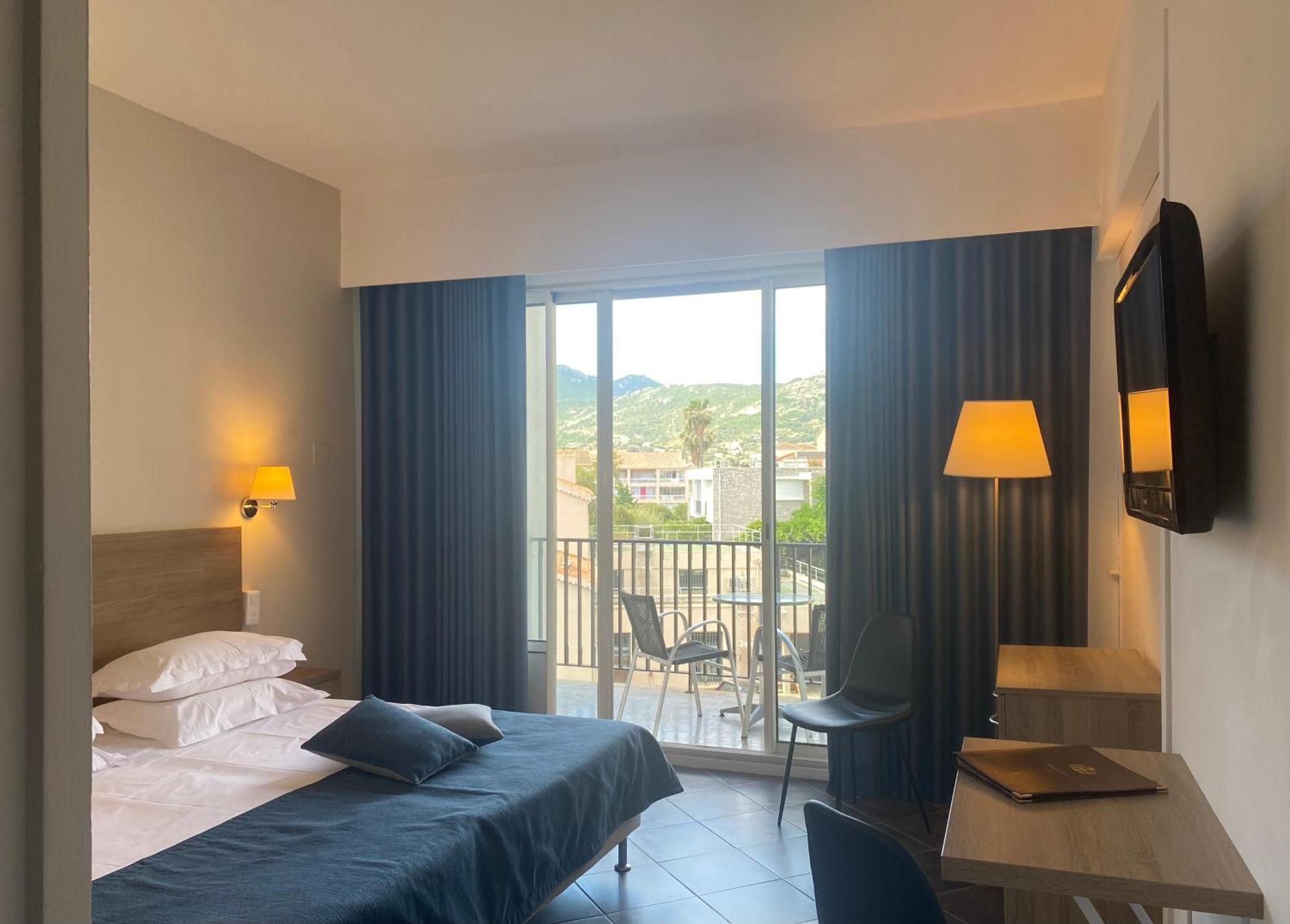 Grand Hotel De Calvi Кальві Екстер'єр фото